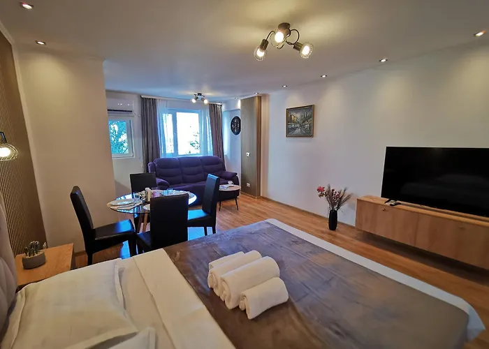 아파트 Aldira Sky Arena Nationala 부쿠레슈티