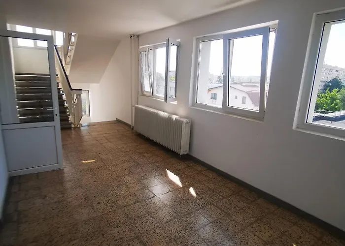 Aldira Sky Arena Nationala 아파트 부쿠레슈티