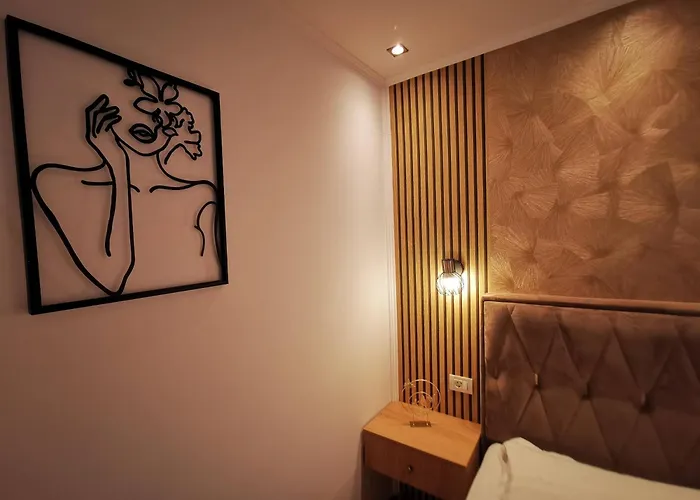 Aldira Sky Arena Nationala * Bukarest