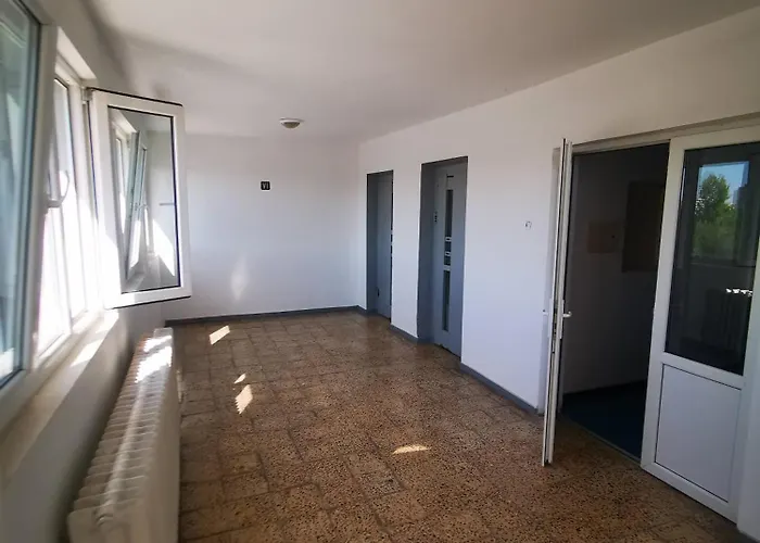 Aldira Sky Arena Nationala * 부쿠레슈티