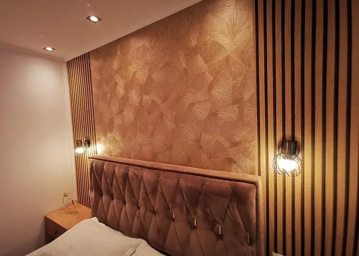 Aldira Sky Arena Nationala Lejlighed