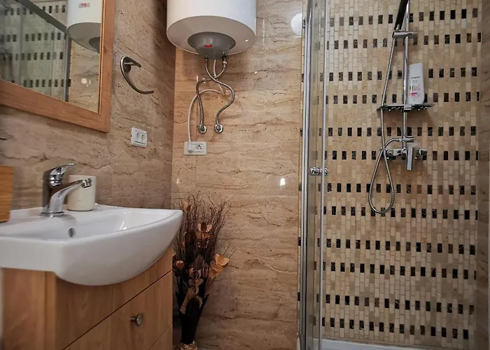 Aldira Sky Arena Nationala 아파트