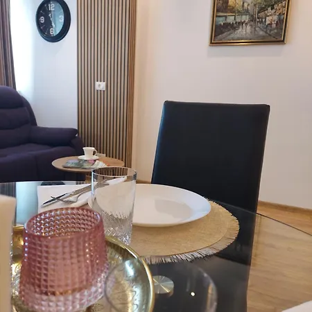 Lägenhet Aldira Sky Arena Nationala Bukarest